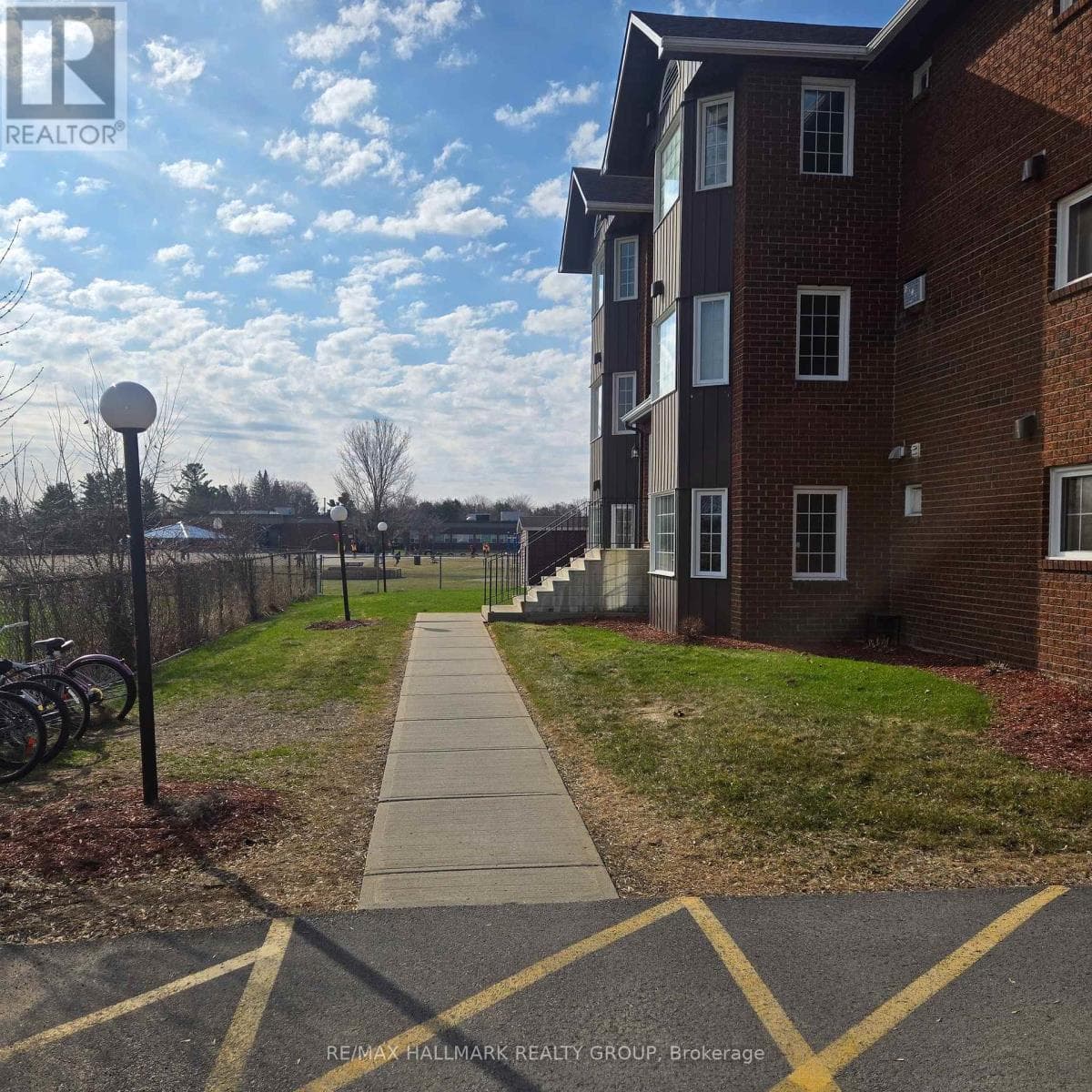 1B - 89 EDEY STREET W photo 4