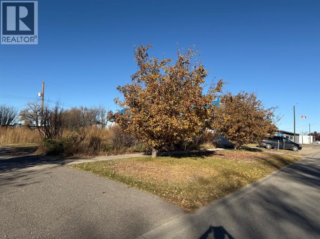410 Grand Avenue photo 4
