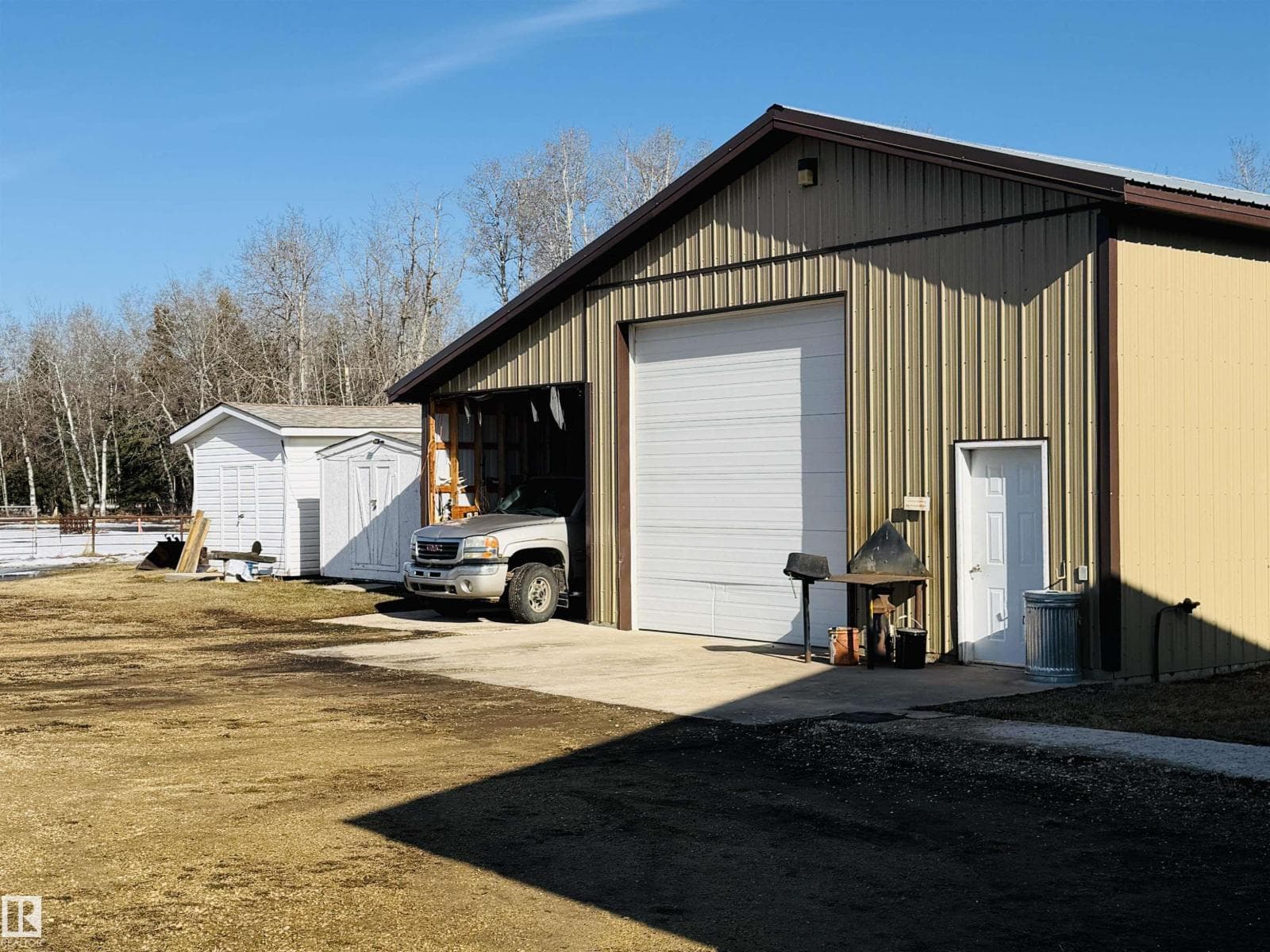 622036 RGE RD 63 photo 5