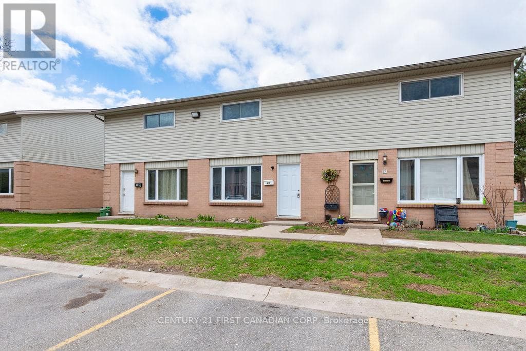 27 - 45 GATEWOOD PLACE photo 2