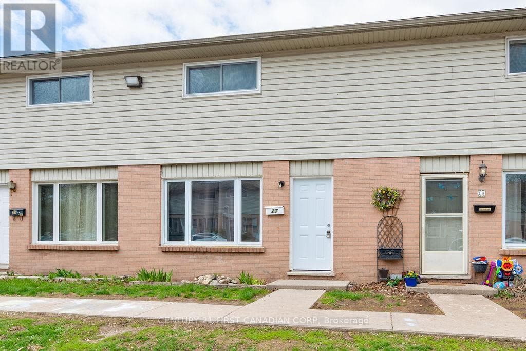 27 - 45 GATEWOOD PLACE photo 4