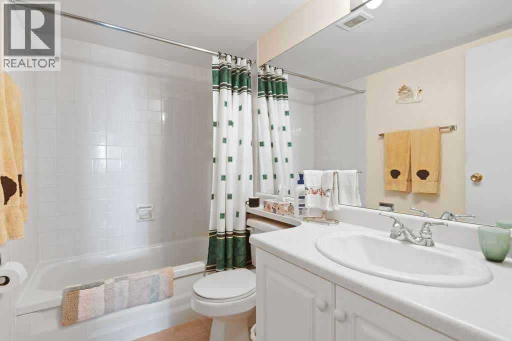 16A, 231 Heritage Drive SE photo 4