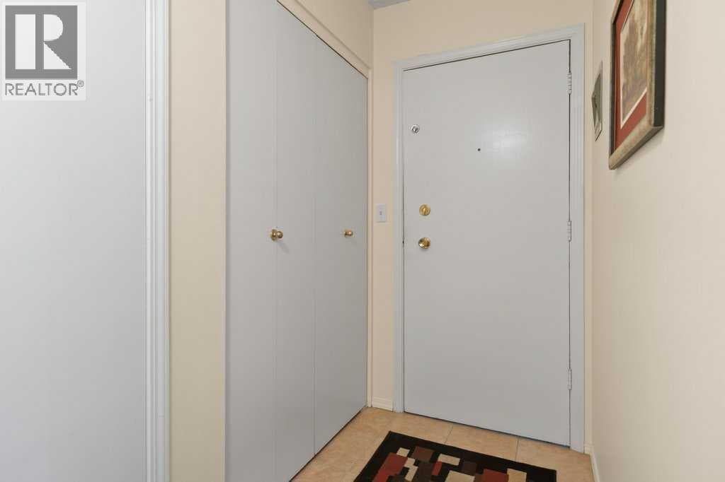 16A, 231 Heritage Drive SE photo 3