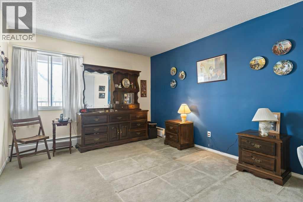 16A, 231 Heritage Drive SE photo 5