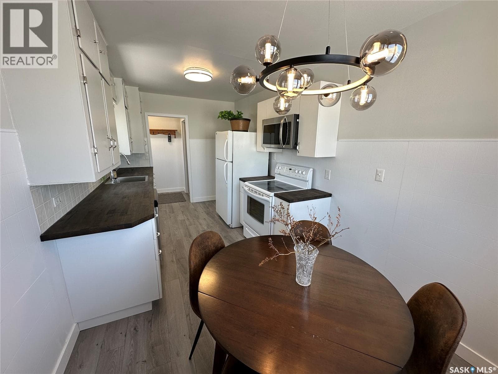 105 5th AVENUE W photo 5