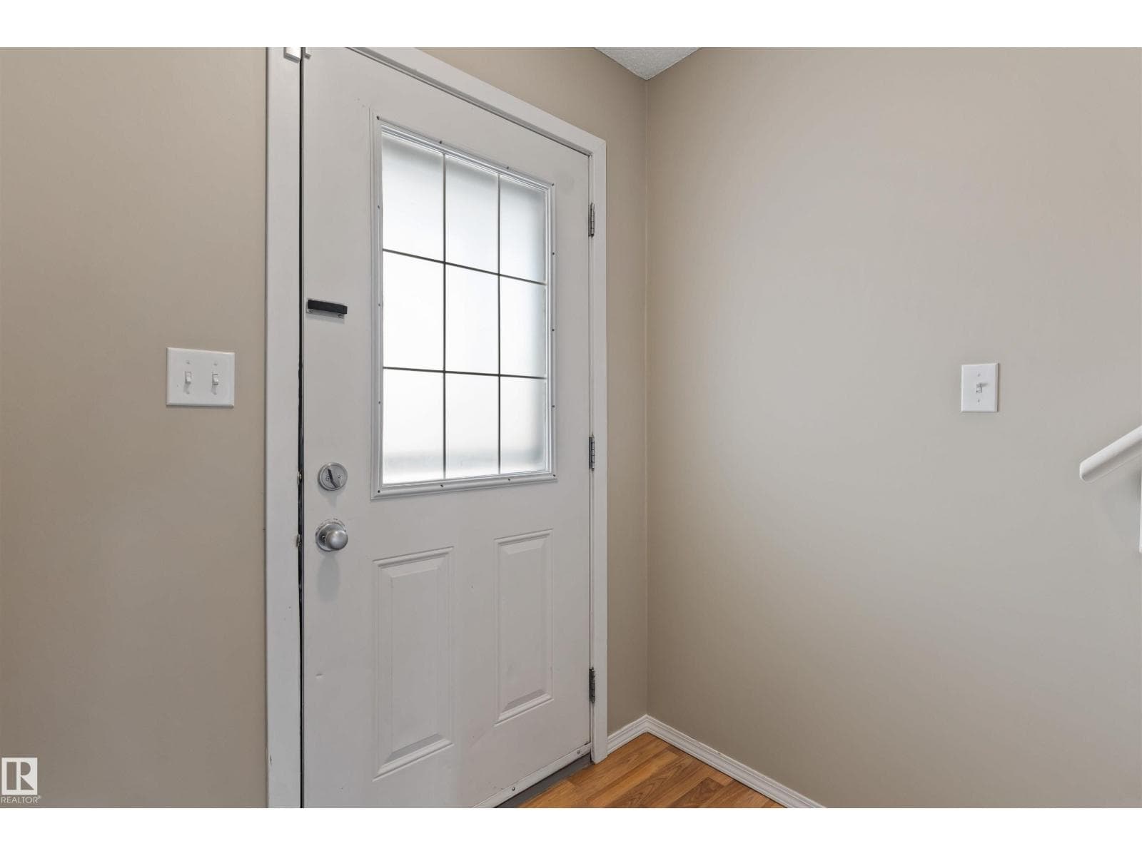 16423 56 ST NW photo 2