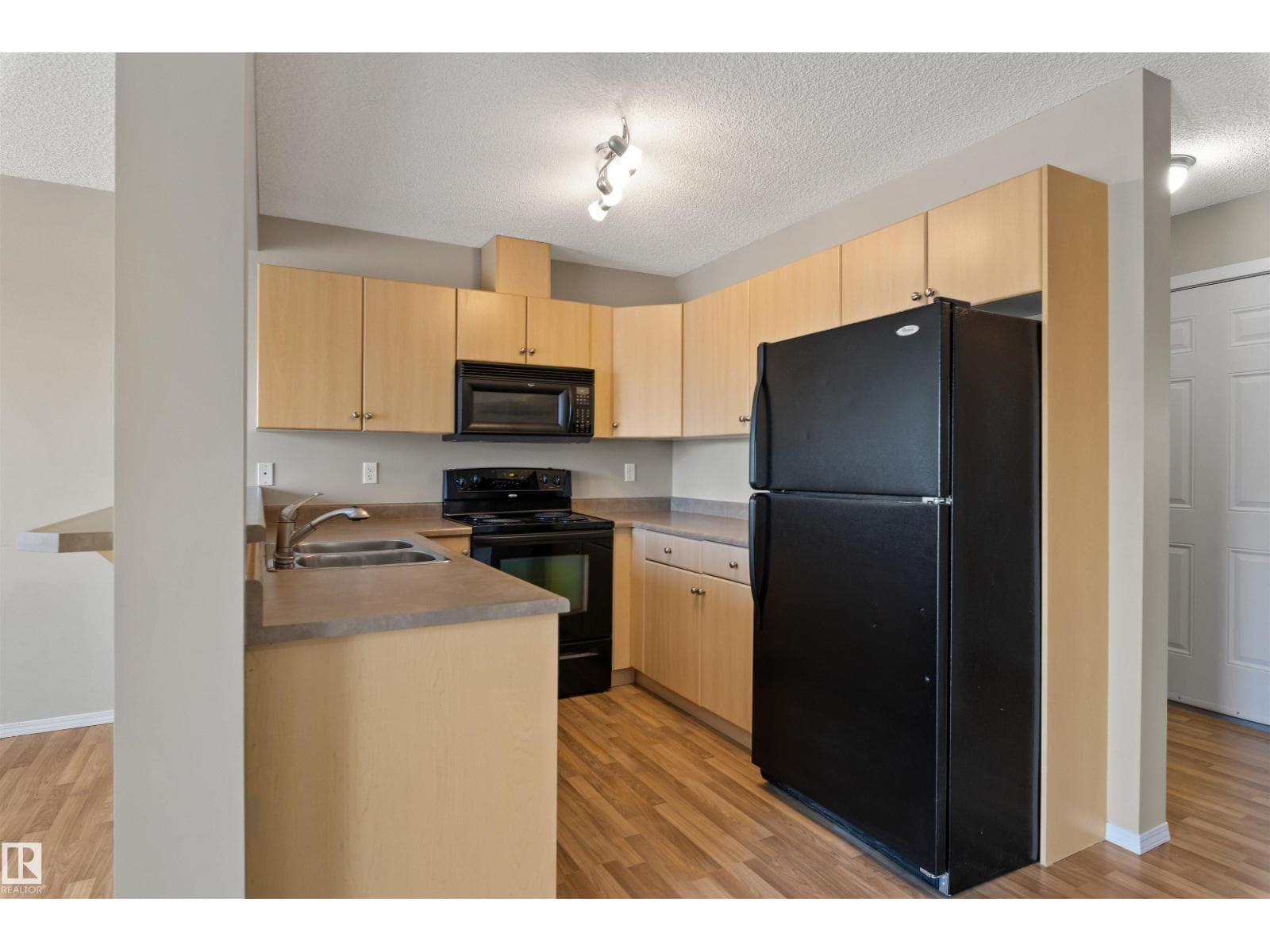 16423 56 ST NW photo 5