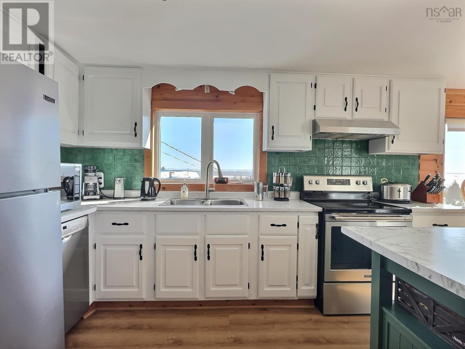 278/280 Etta Drive photo 2