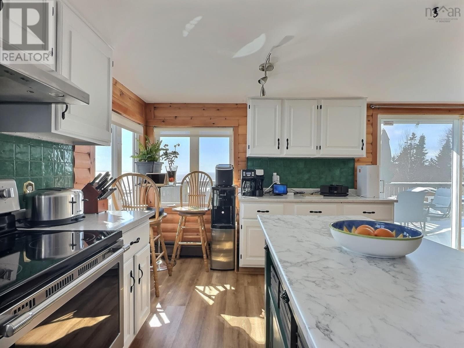 278/280 Etta Drive photo 4