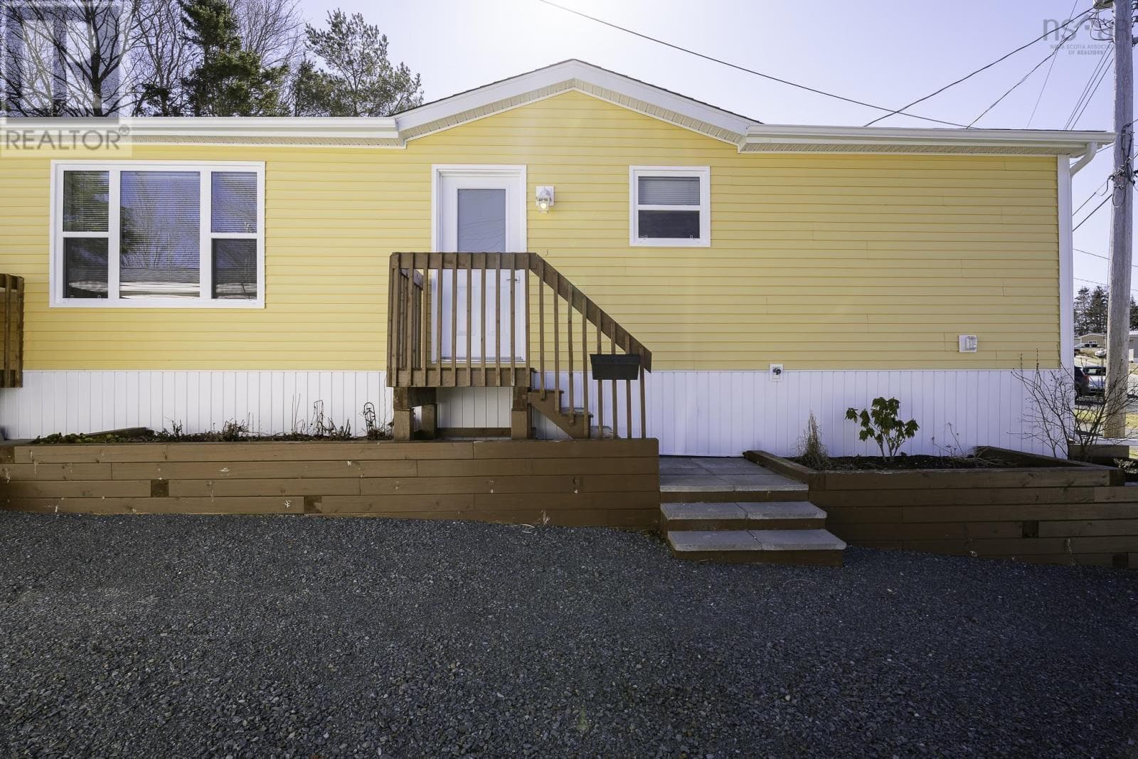 882 Duggan Drive photo 3