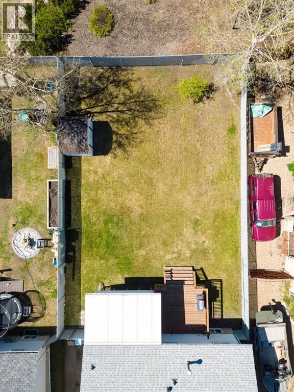 173 Oaks Crescent — photo 2
