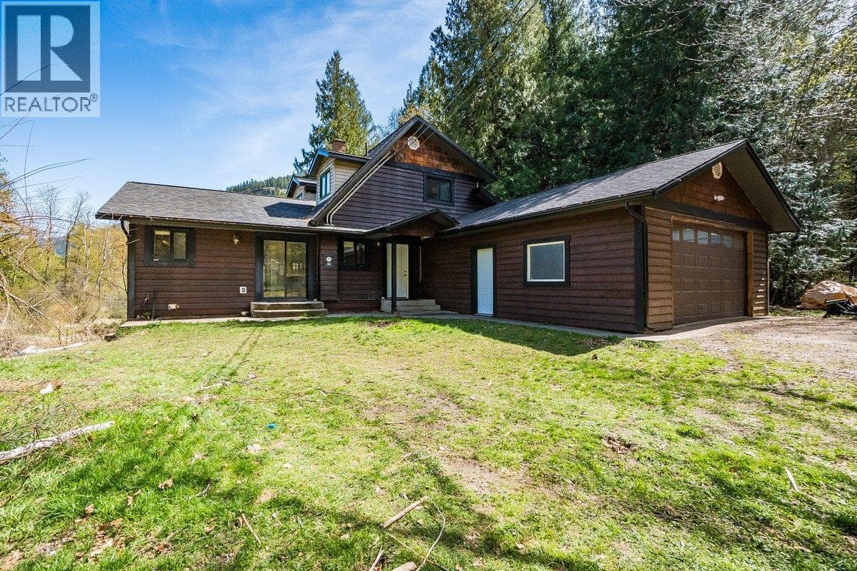 4408 Slocan  River Road photo 3