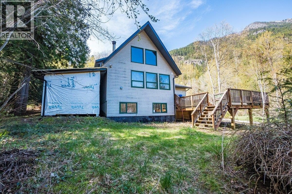 4408 Slocan  River Road photo 4