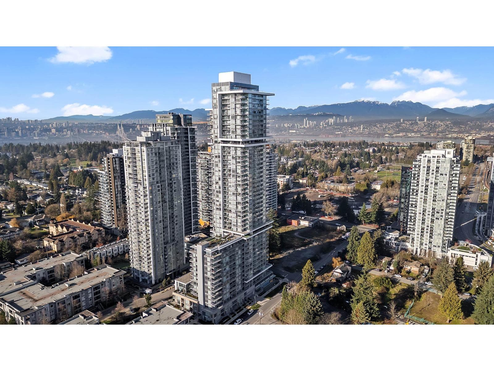 1 bed 1 bath single family at 2004 13350 CENTRAL AVENUE — $357,999