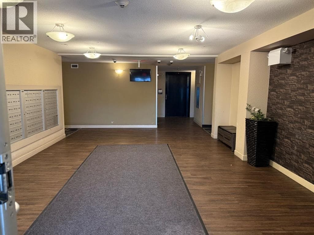 202, 7210 80 Avenue NE photo 2
