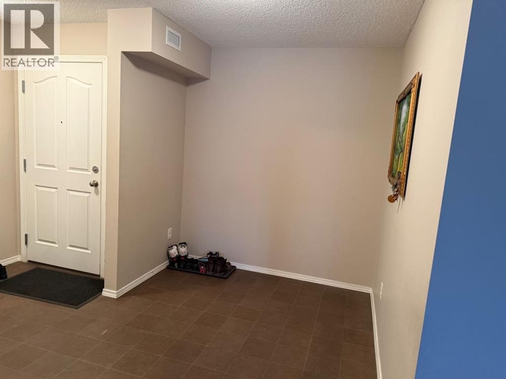 202, 7210 80 Avenue NE photo 3