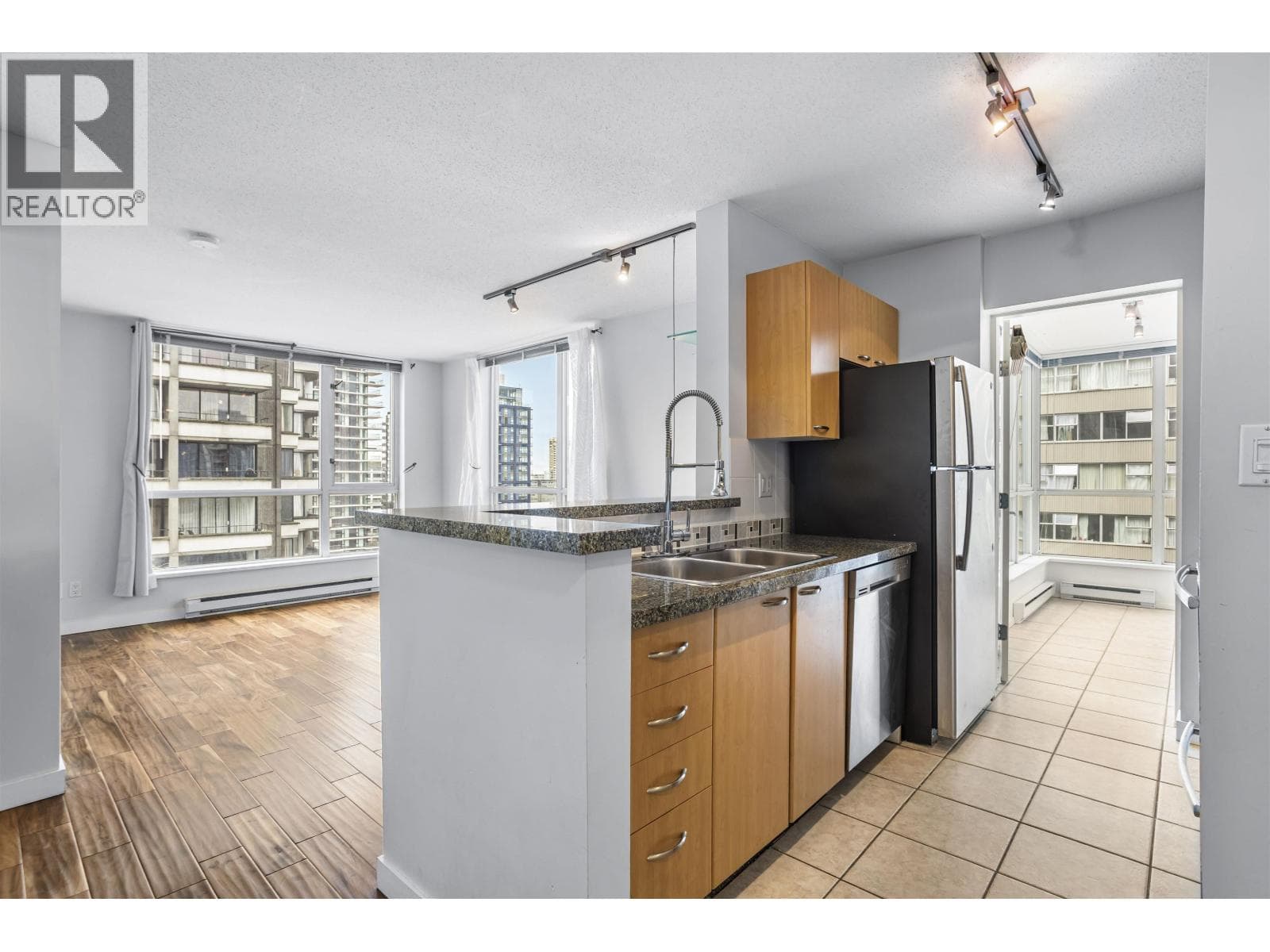 1506 1420 W GEORGIA STREET photo 2
