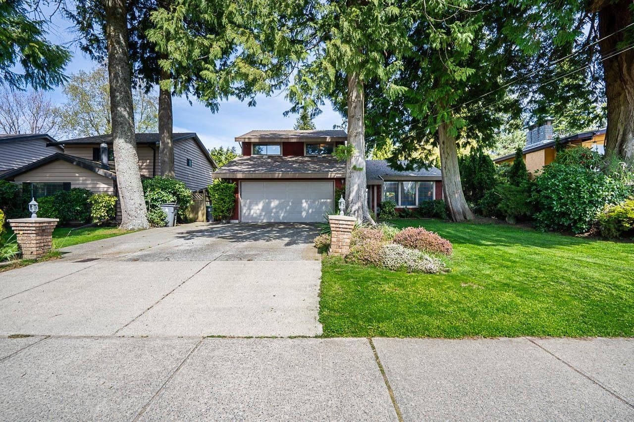 13519 15 AVENUE photo 2