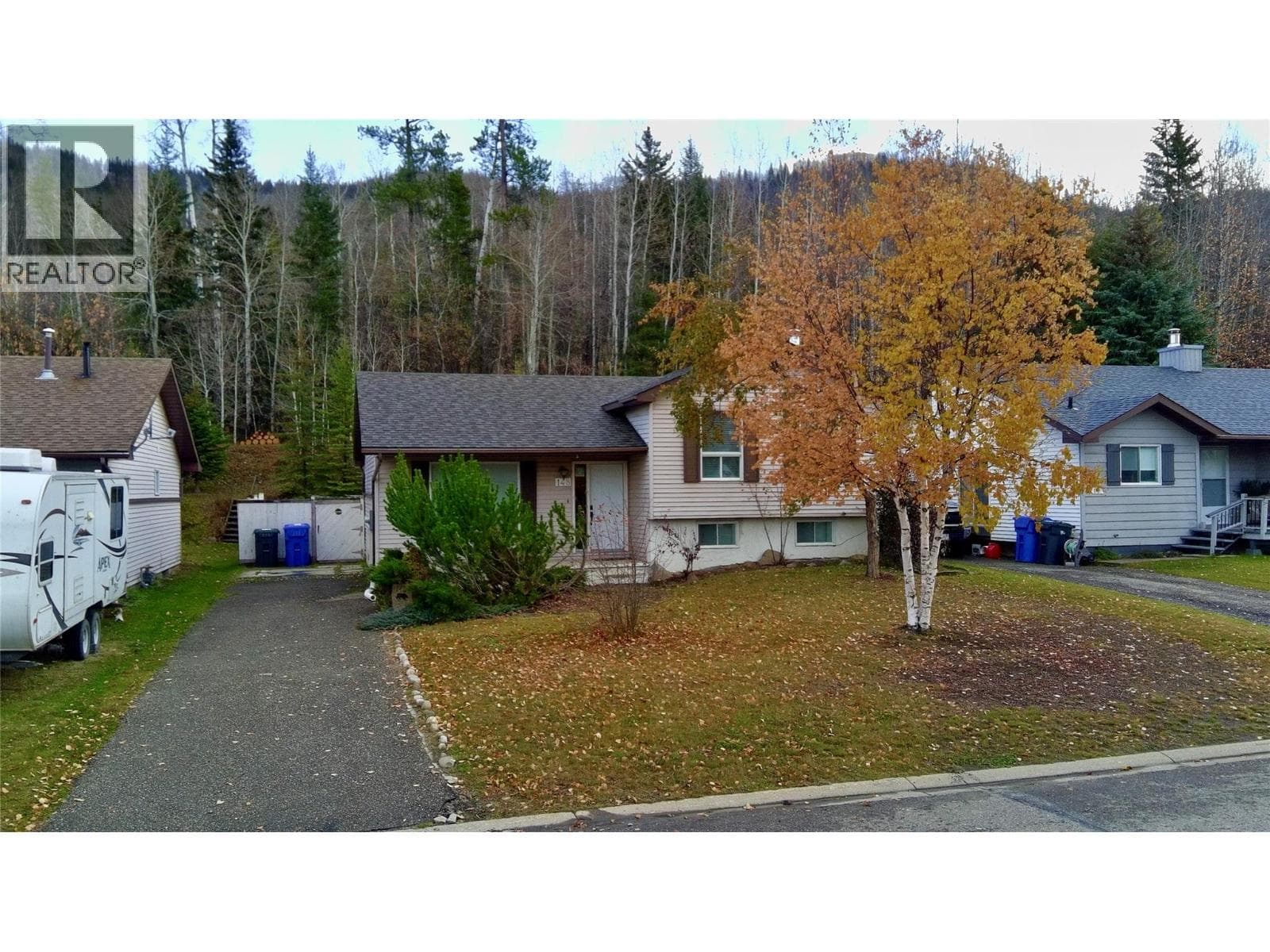 3 bed 2 bath single family at 148 Gwillim Crescent — $229,900