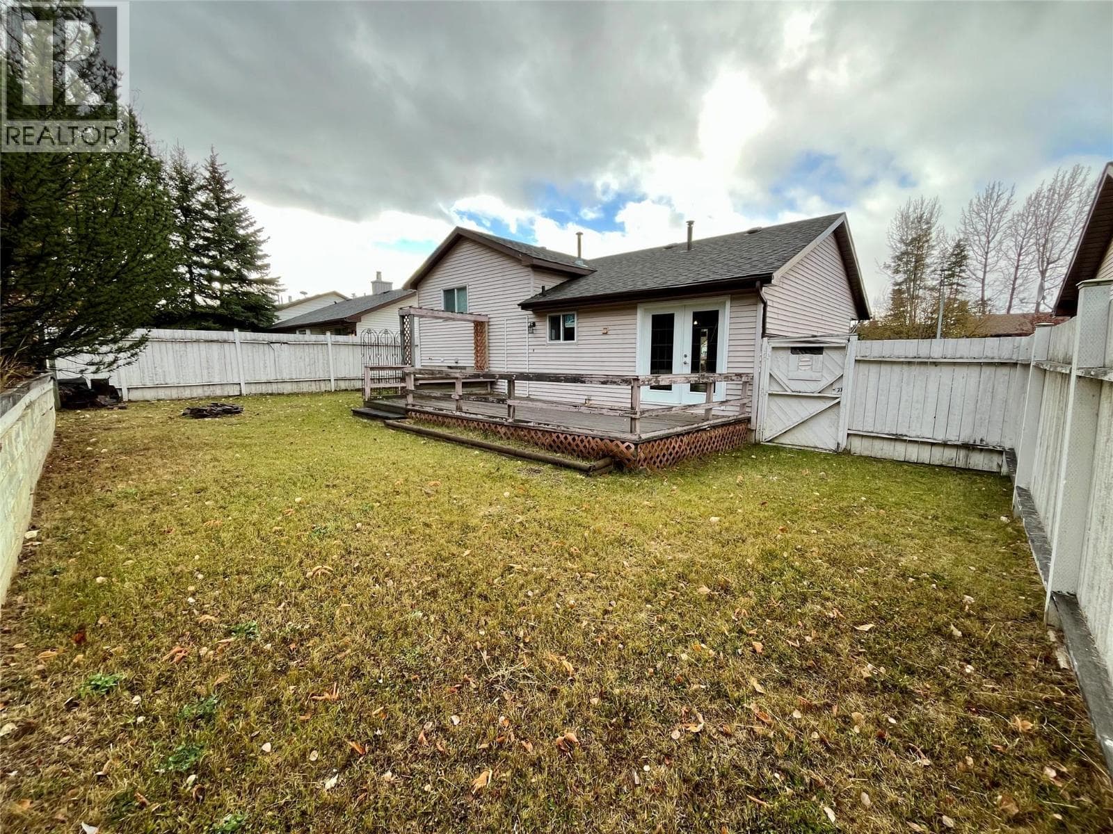 148 Gwillim Crescent photo 5