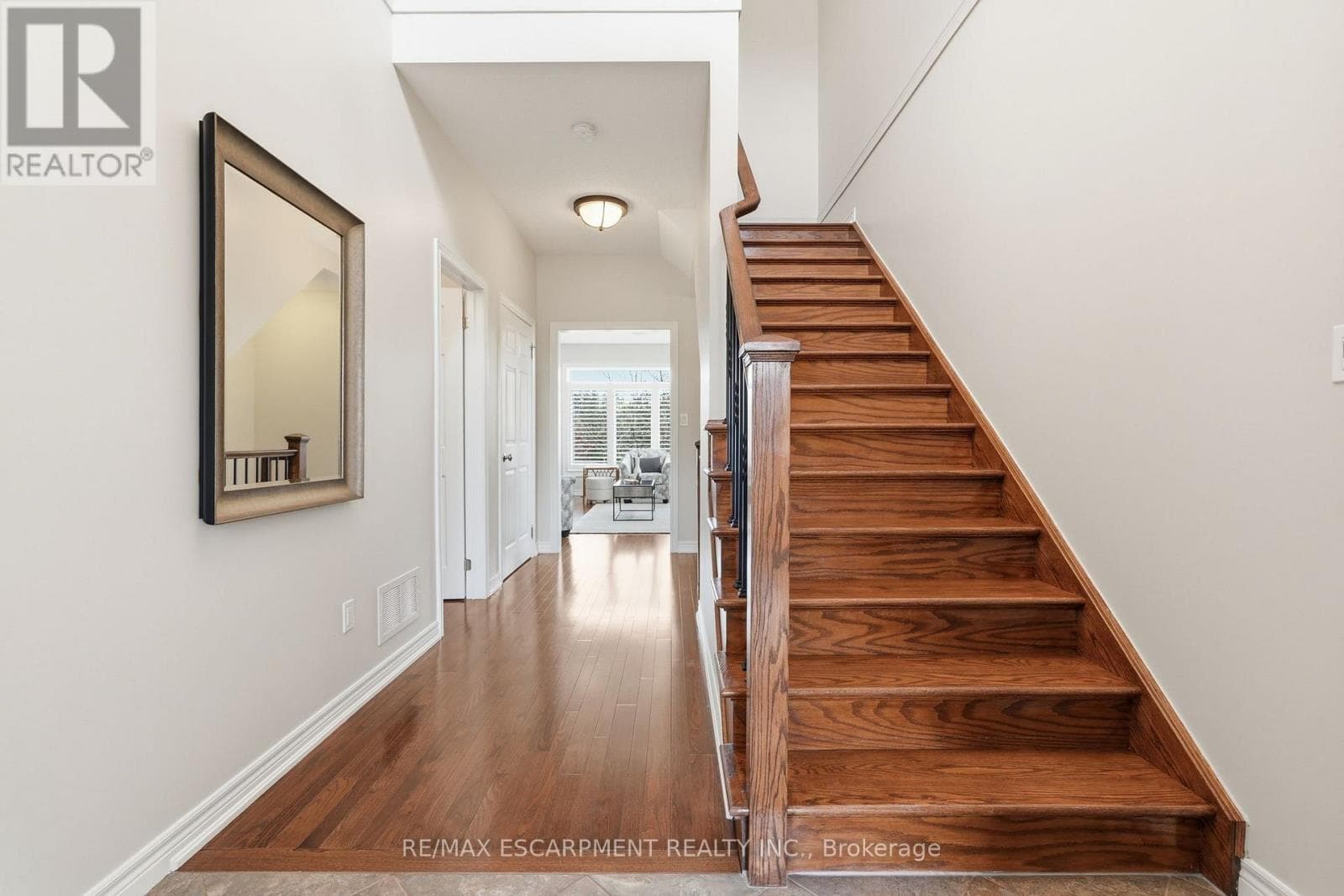 253 MILLVIEW COURT photo 5