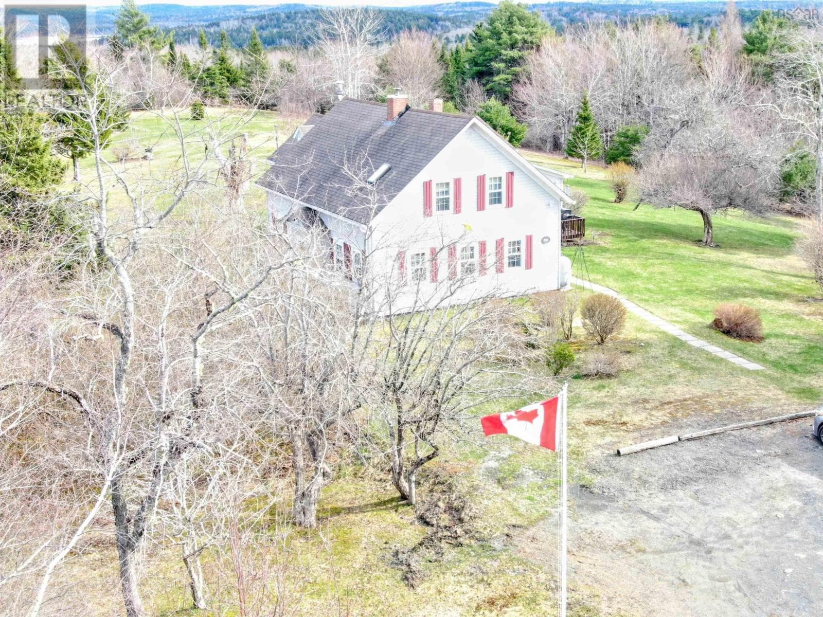 1536 Conquerall Road photo 2
