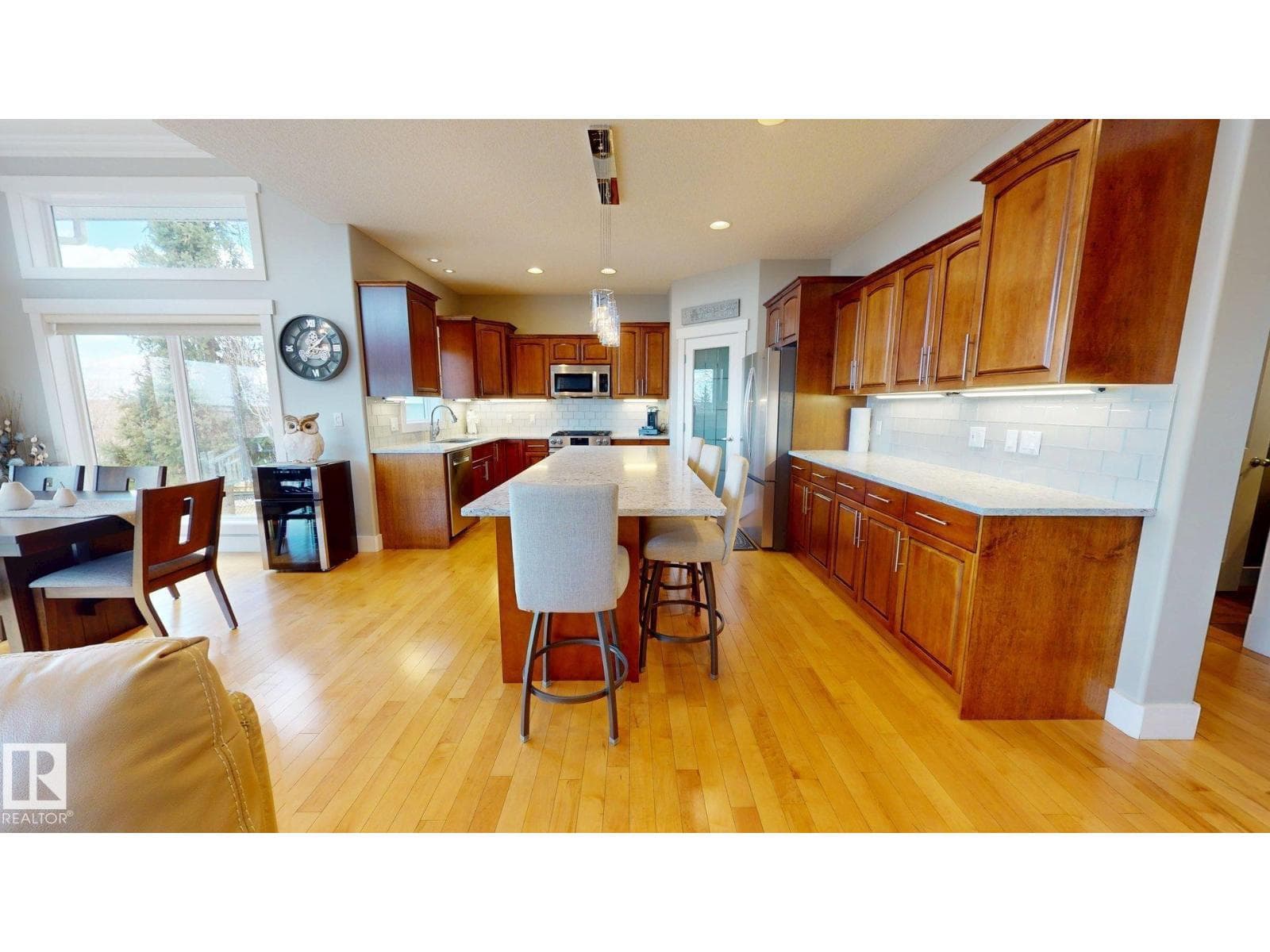 144 REICHERT DR photo 4
