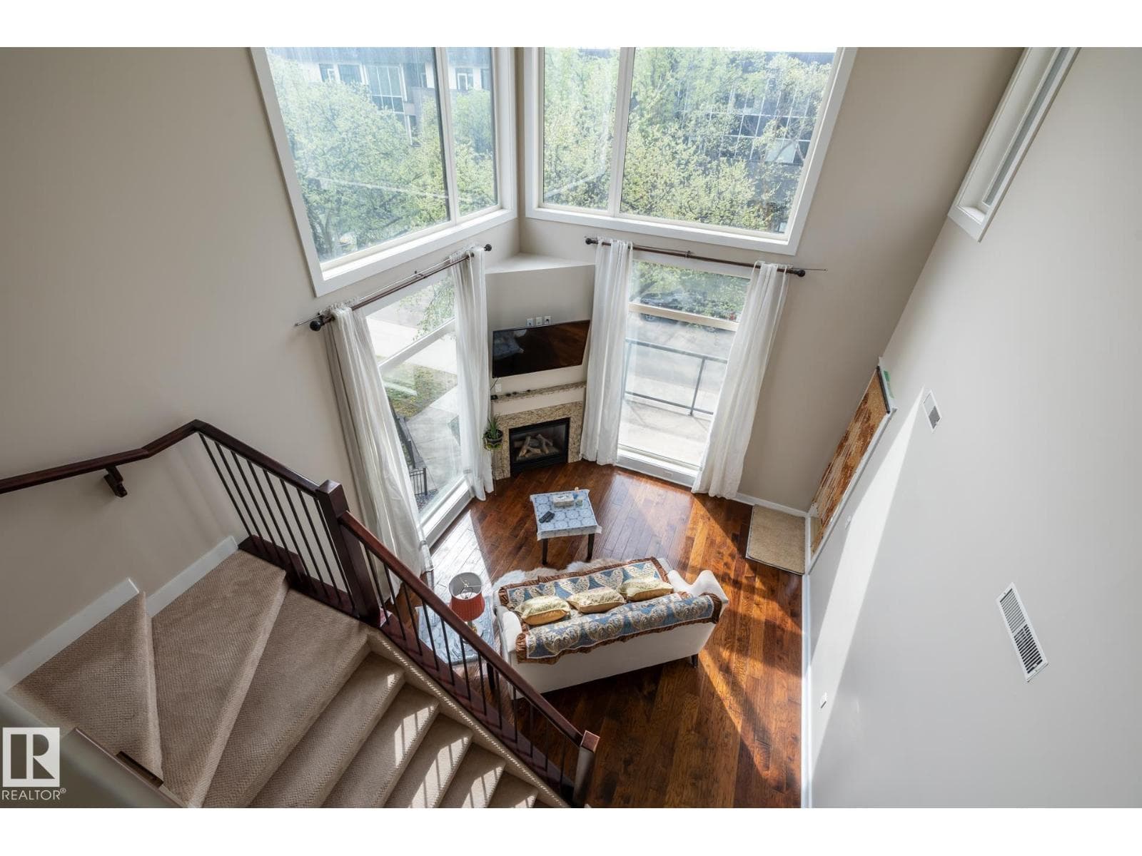 #37 11518 76 AV NW photo 3
