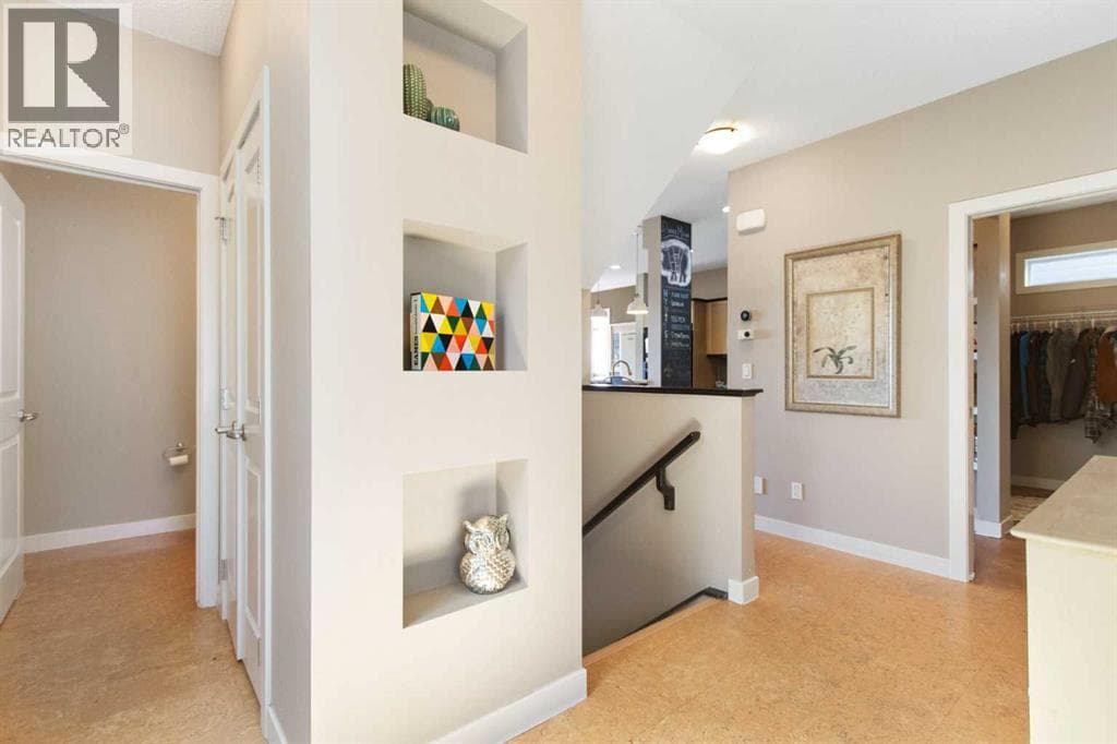 421 Mahogany Court SE photo 3