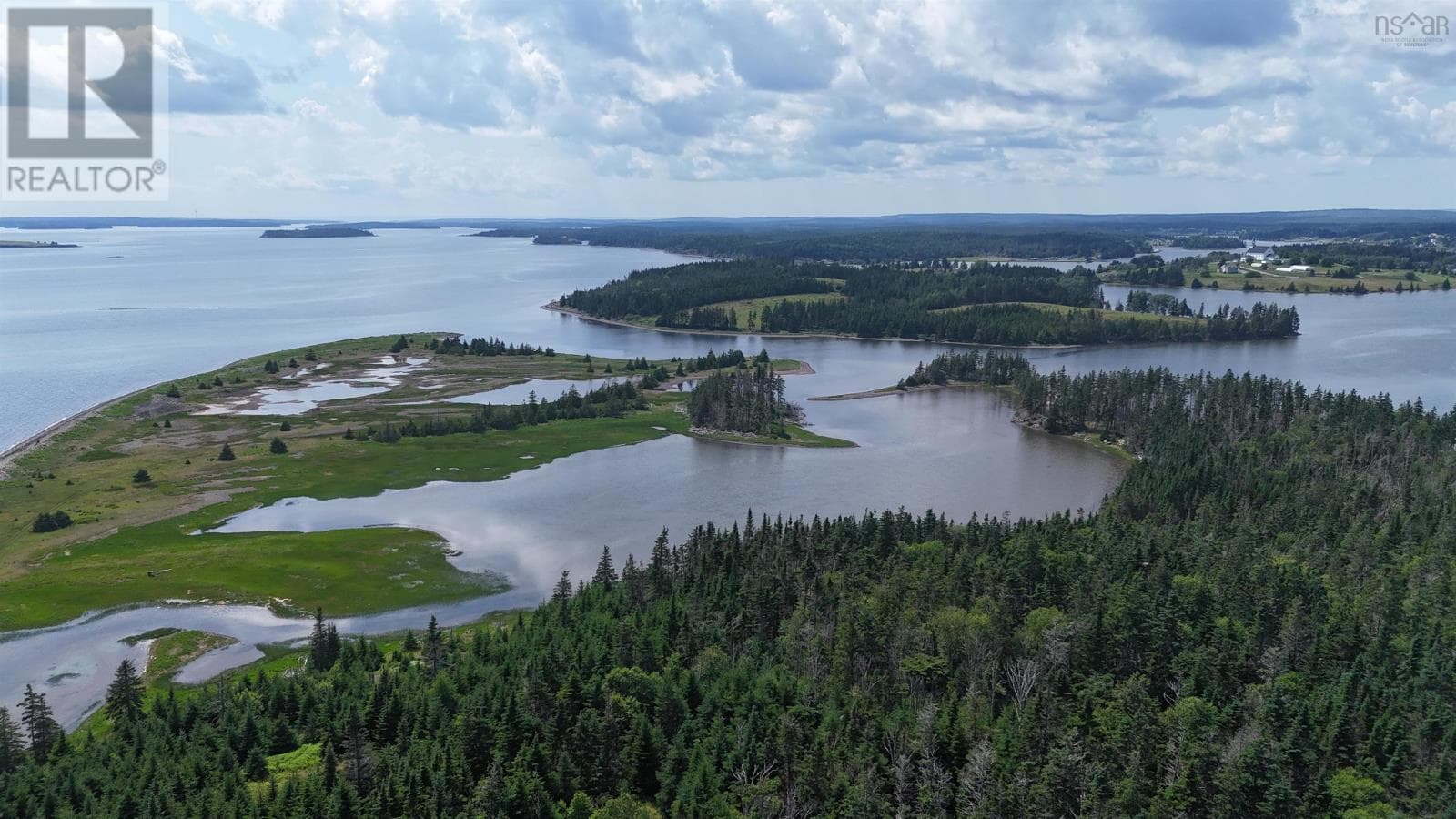 Grand Gully Island photo 3