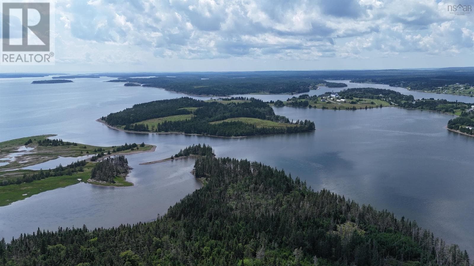 Grand Gully Island photo 4