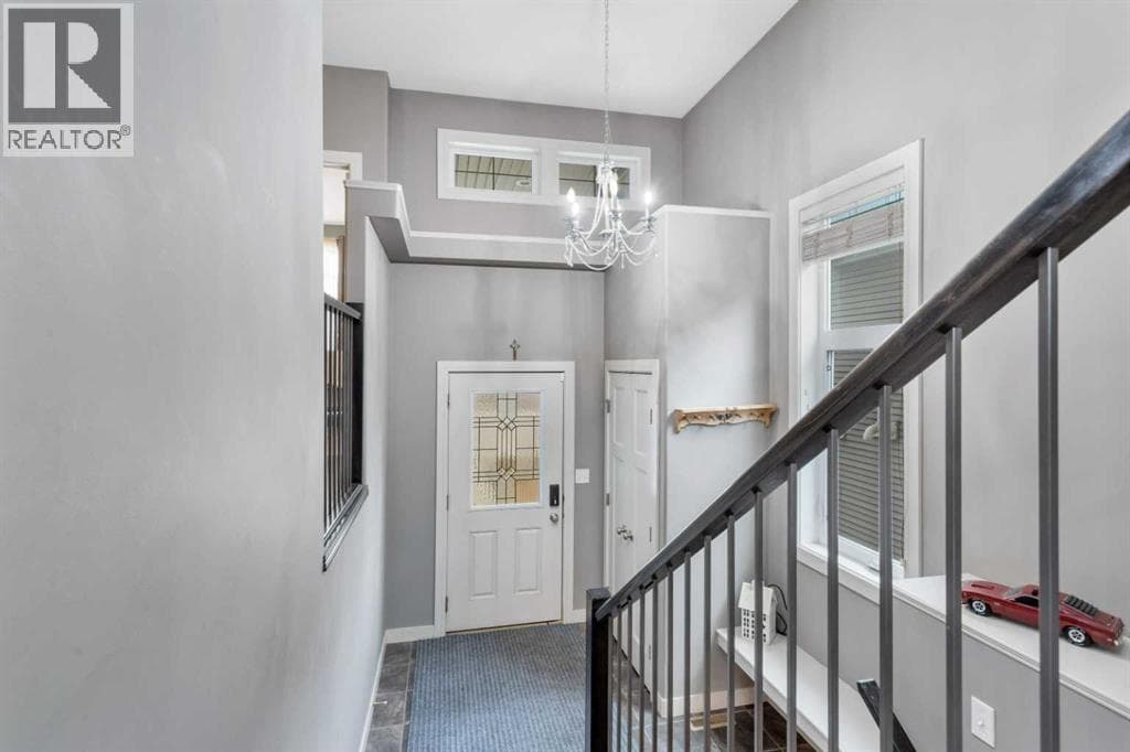360 Kingston Drive photo 2