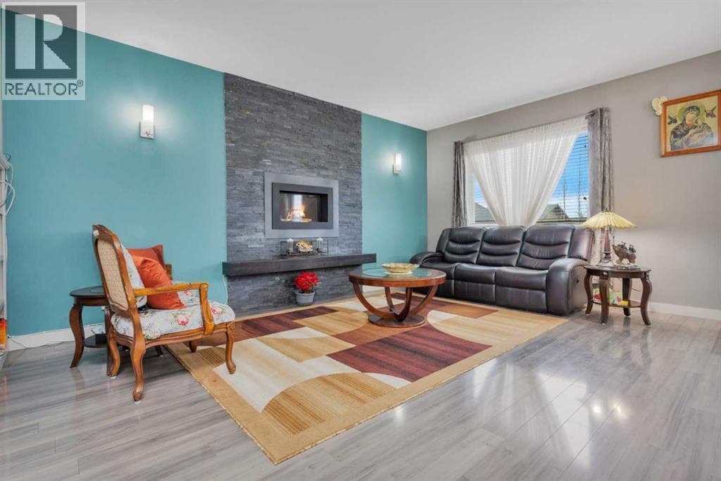360 Kingston Drive photo 4
