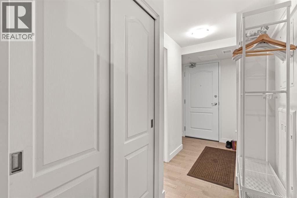 311, 303 13 Avenue SW photo 3
