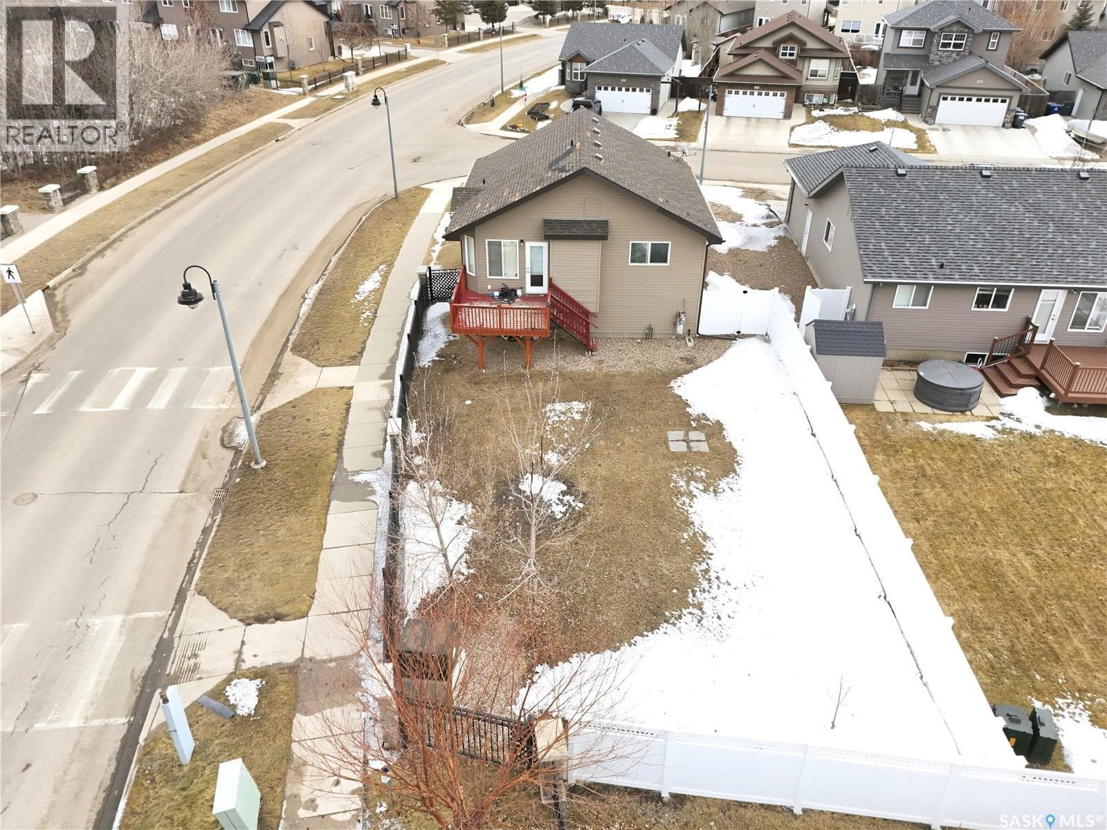 102 Whalley CRESCENT — photo 3