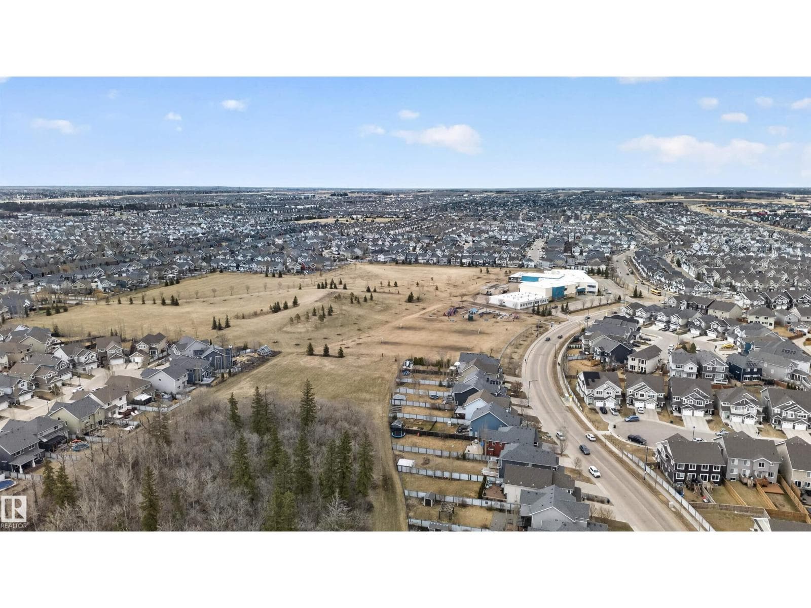 8825 24 AV SW — photo 4