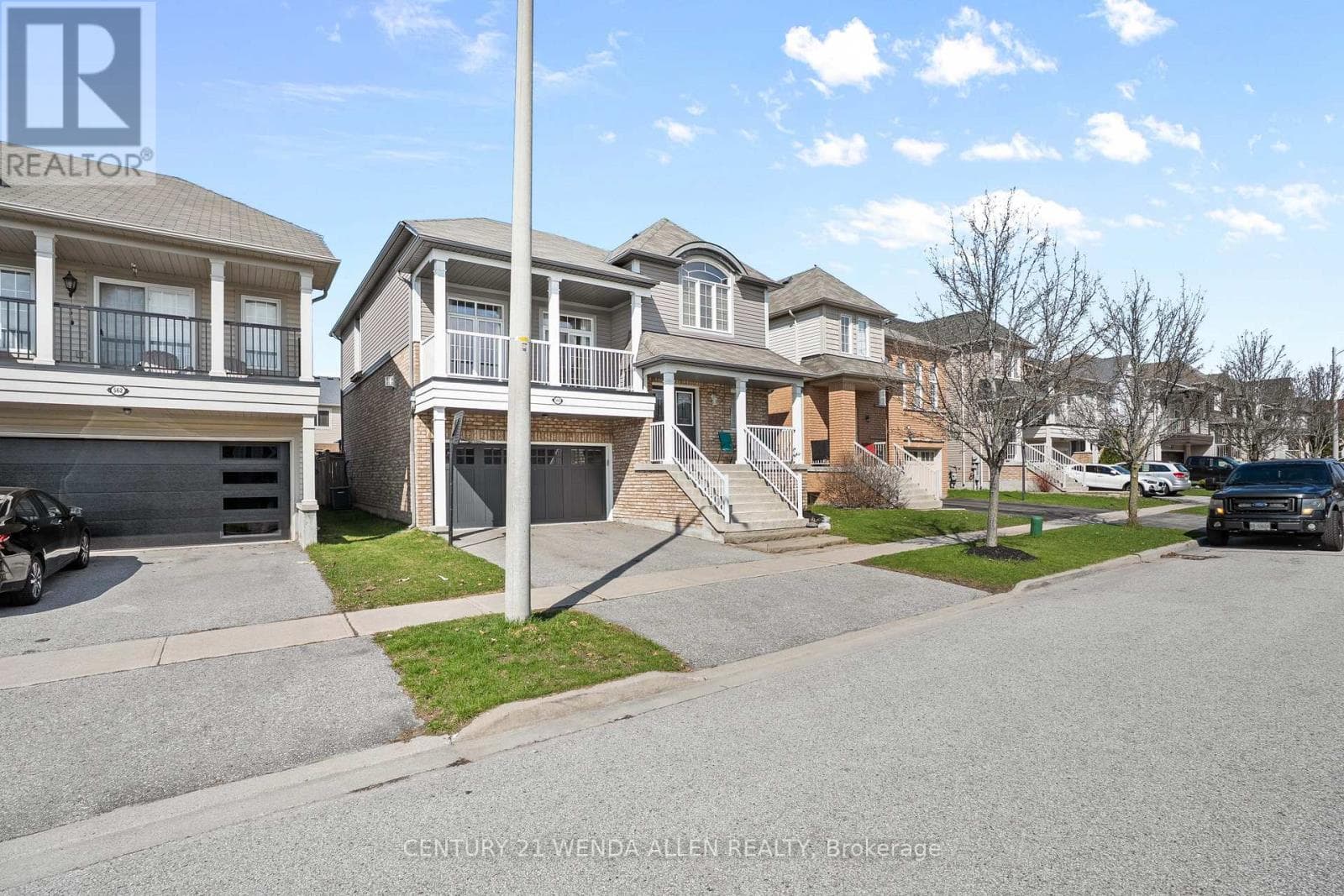 566 OLDMAN ROAD photo 2