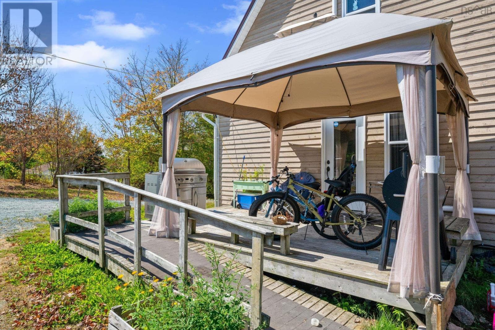 327 East Petpeswick Road photo 3