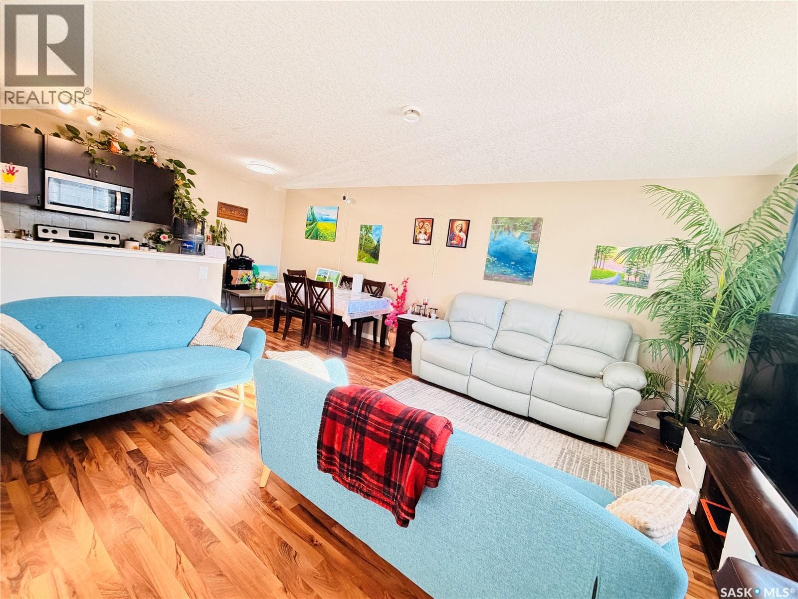105 5051 JAMES HILL ROAD — photo 4