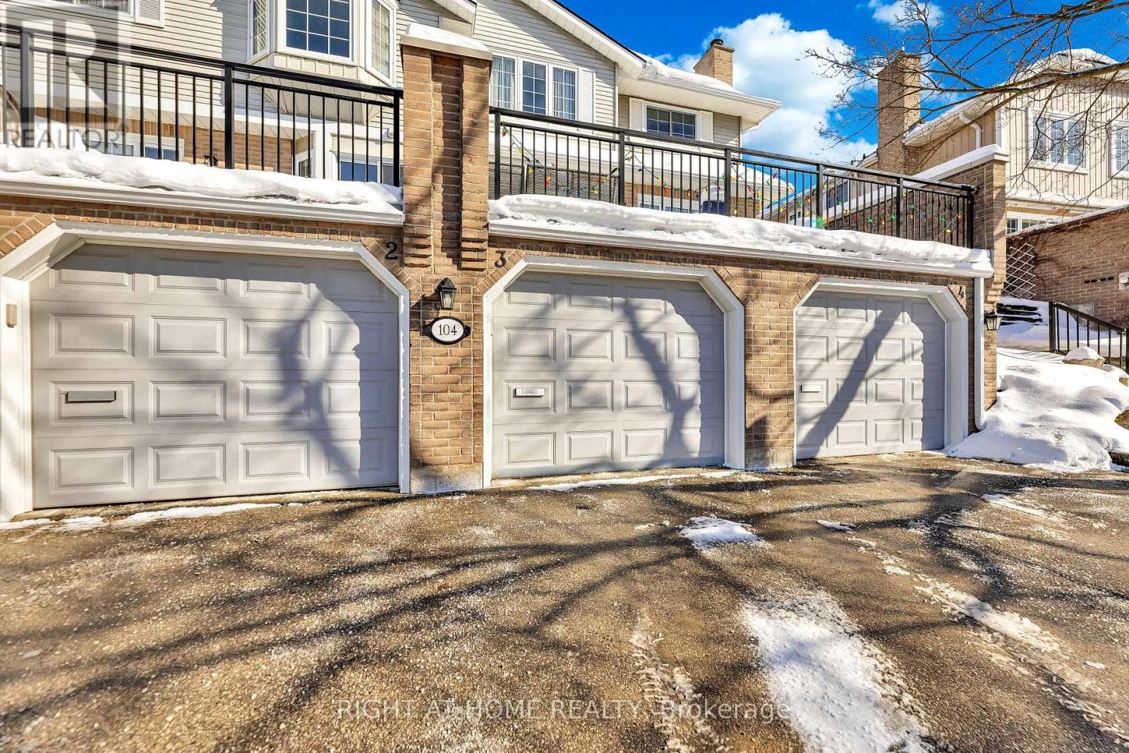 3 - 104 WOODLAWN ROAD E photo 2