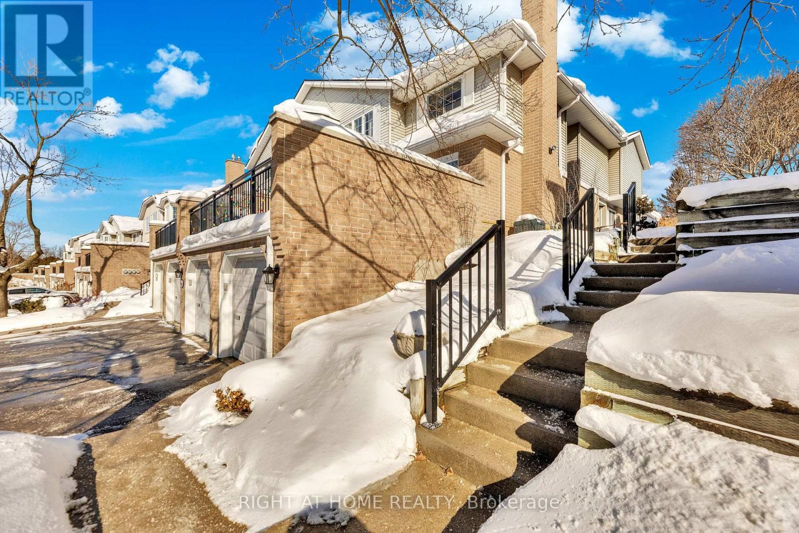 3 - 104 WOODLAWN ROAD E photo 3