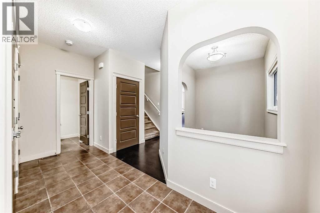 6 Evanspark Manor NW photo 5