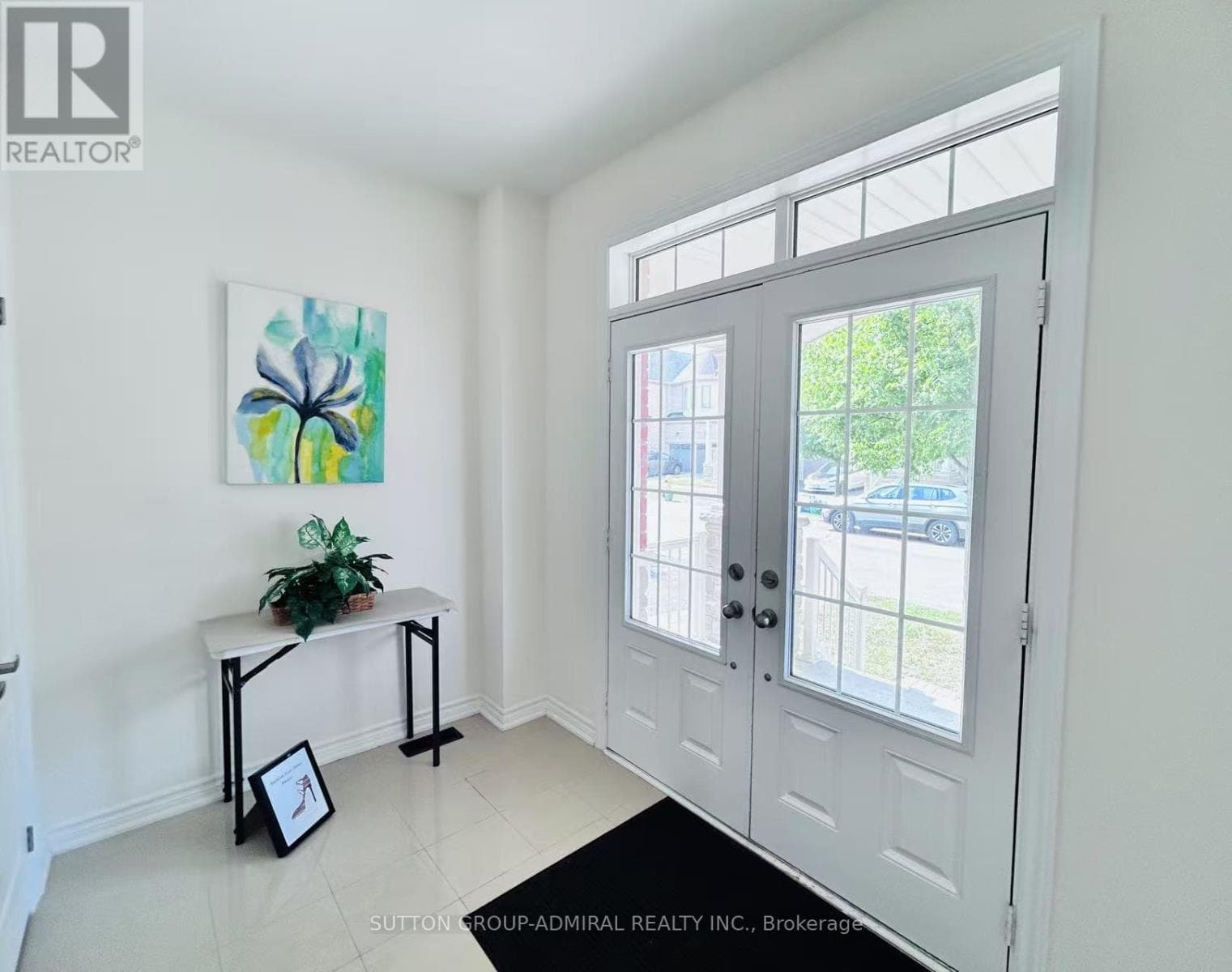 81 LIVANTE COURT photo 3