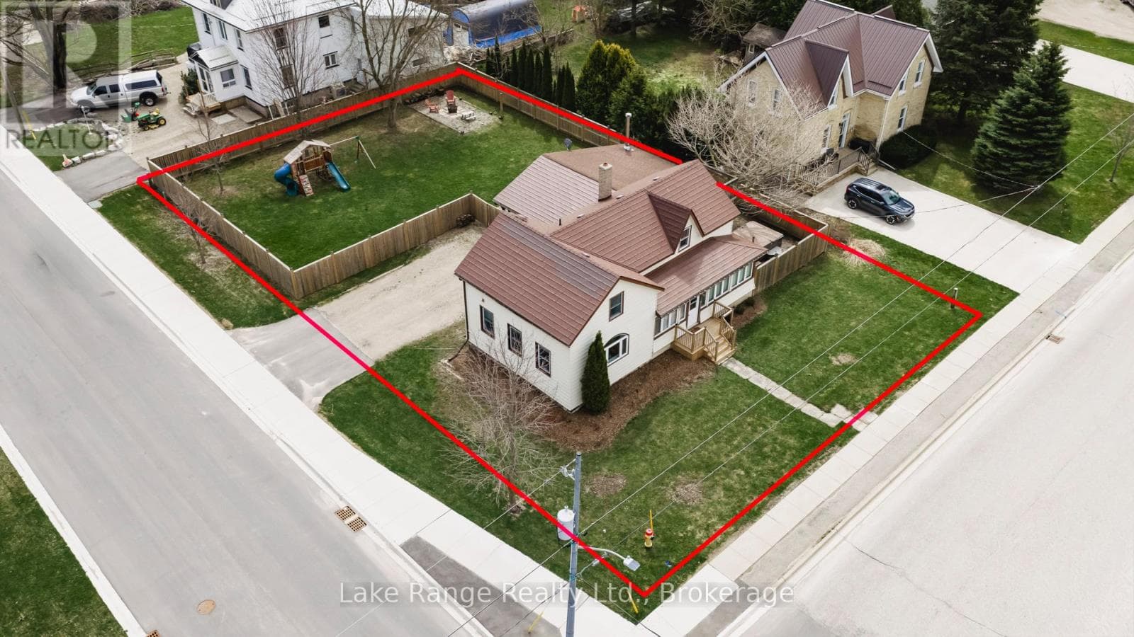 3 bed 2 bath single family at 537 INGLIS STREET — $475,000