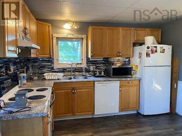 53 Ocean Ave photo 3