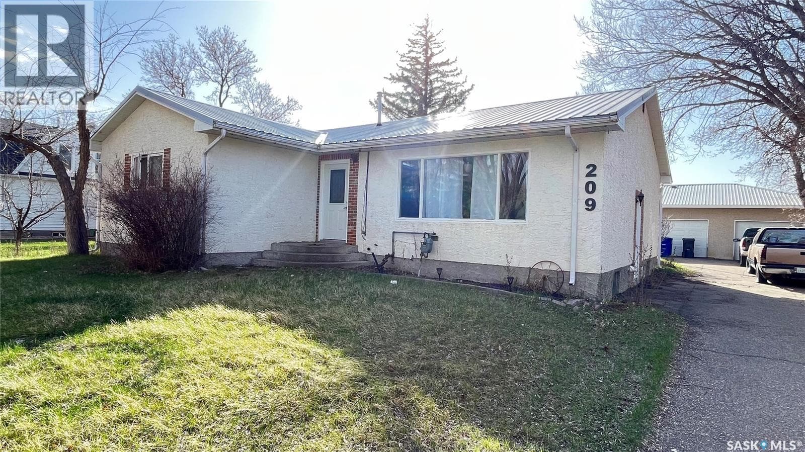 209 Hood STREET — photo 2