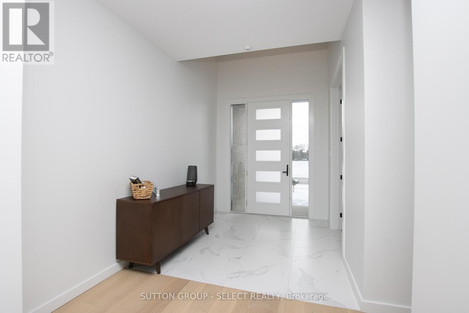 115 OPTIMIST DRIVE photo 2