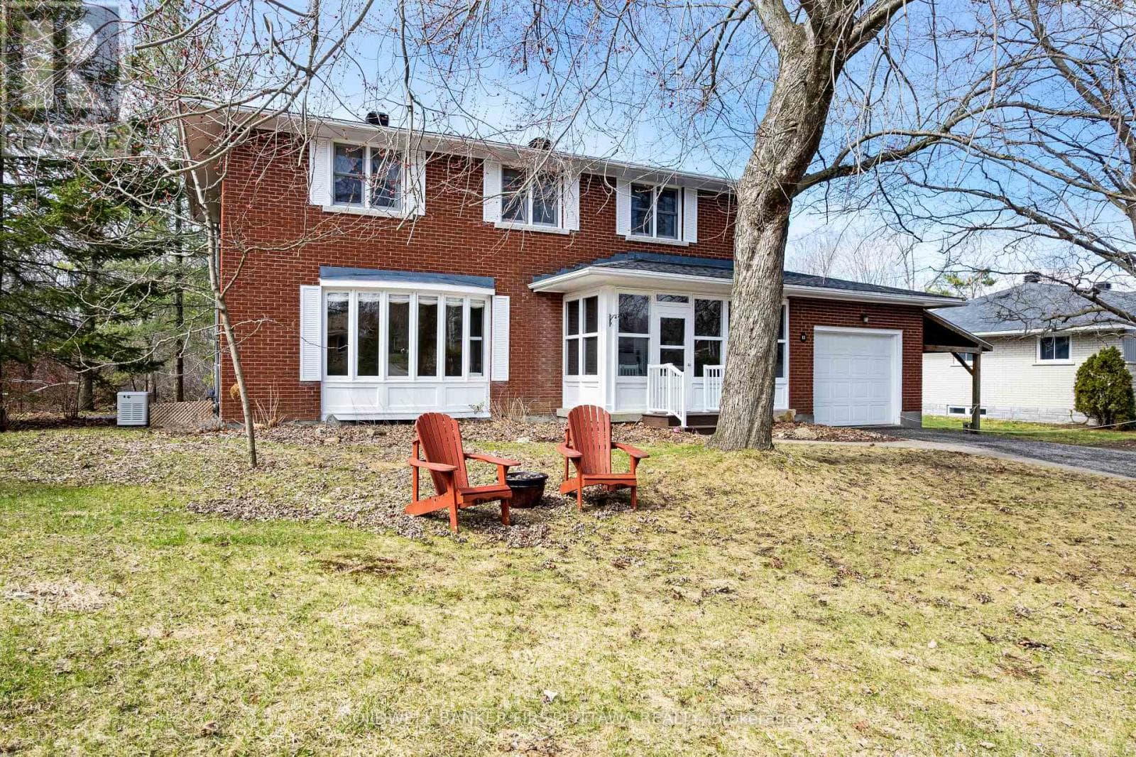 6 bed 4 bath single family at 12 GLENVIEW CRESCENT — $948,900