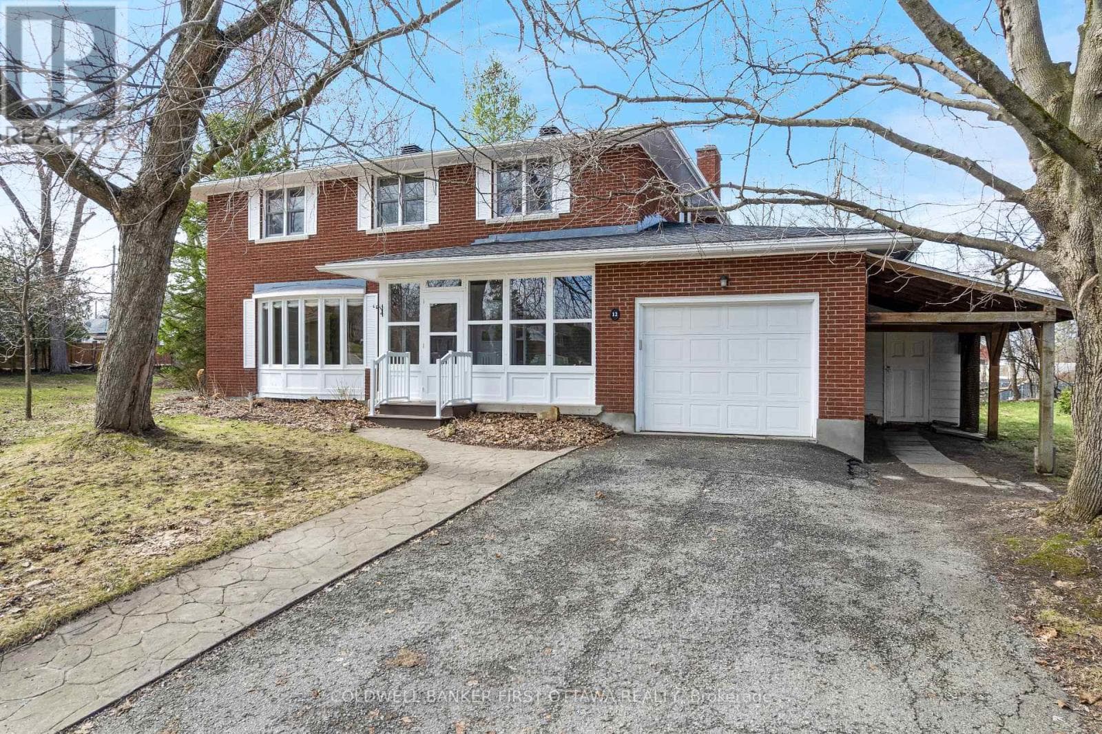 12 GLENVIEW CRESCENT photo 2