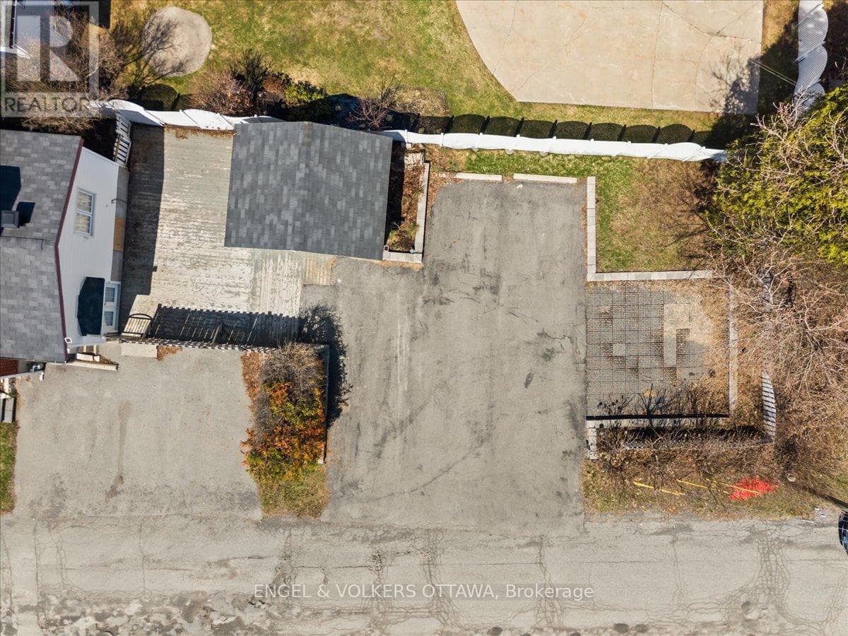 801 ST JEAN STREET photo 4